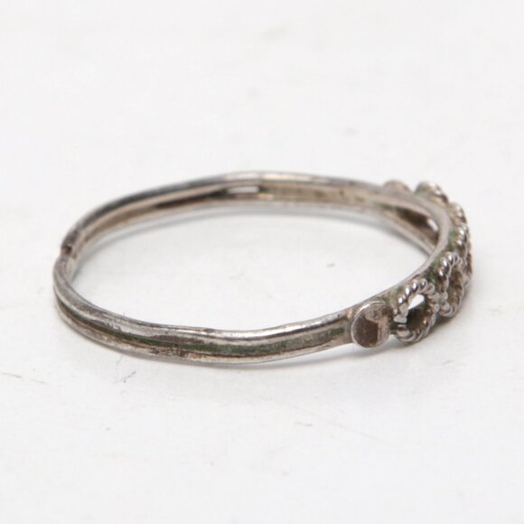 Vintage Silver Link Band Ring Delicate Minimal Understated Pinky Ring - Picture 13 of 13